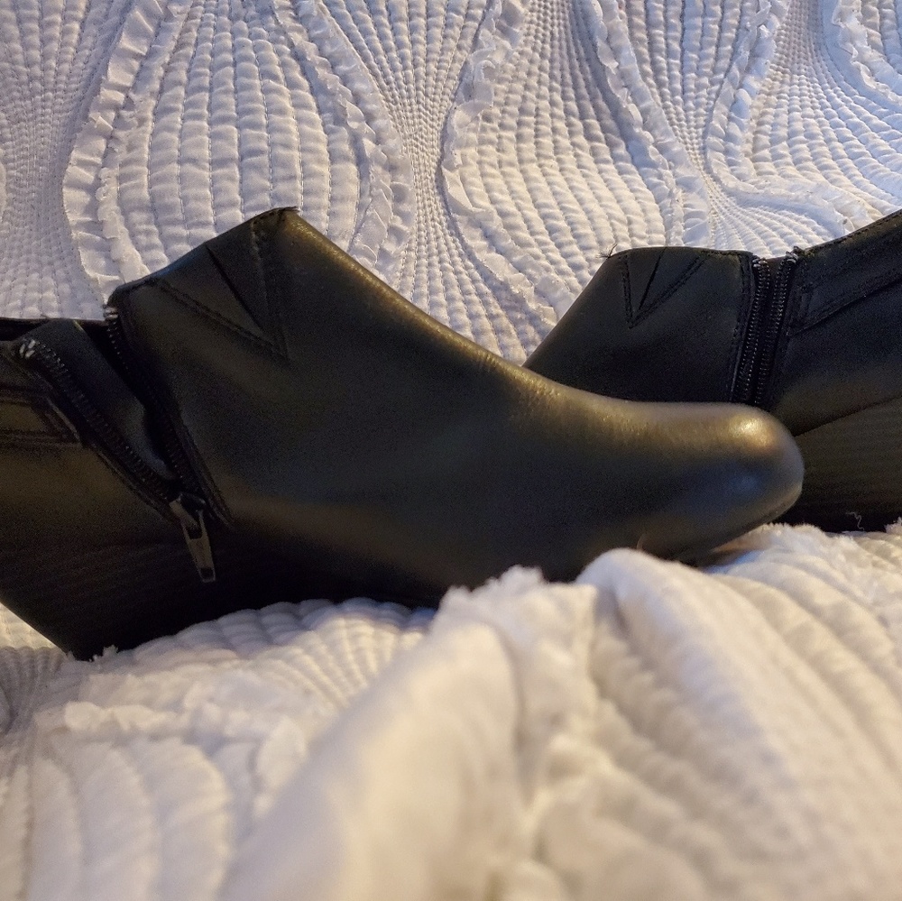 Cute Clark wedge bootie